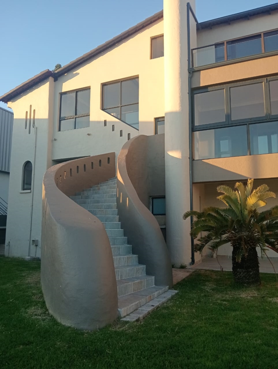 5 Bedroom Property for Sale in Paradise Beach Eastern Cape